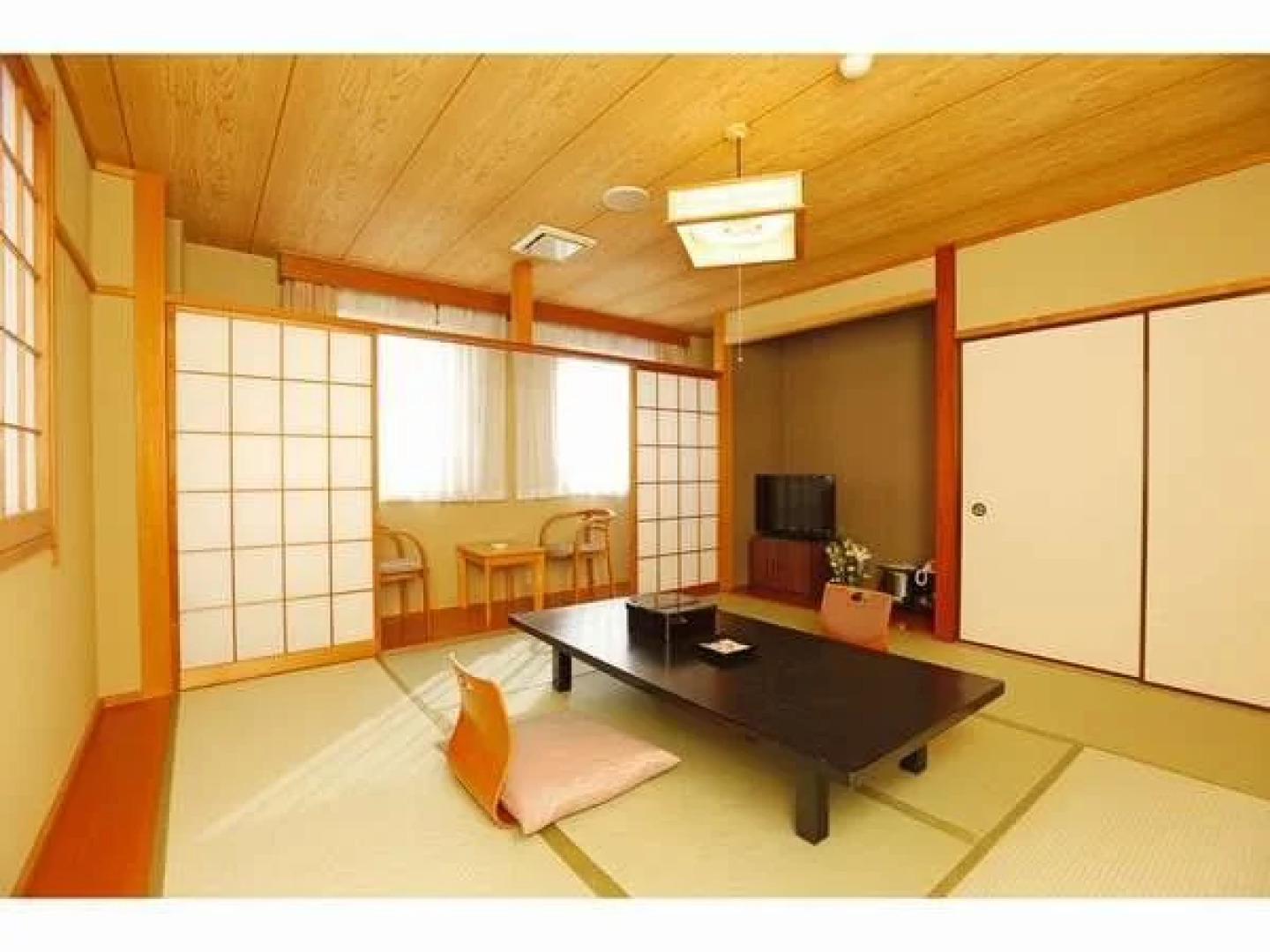 Shirako New Seaside Hotel