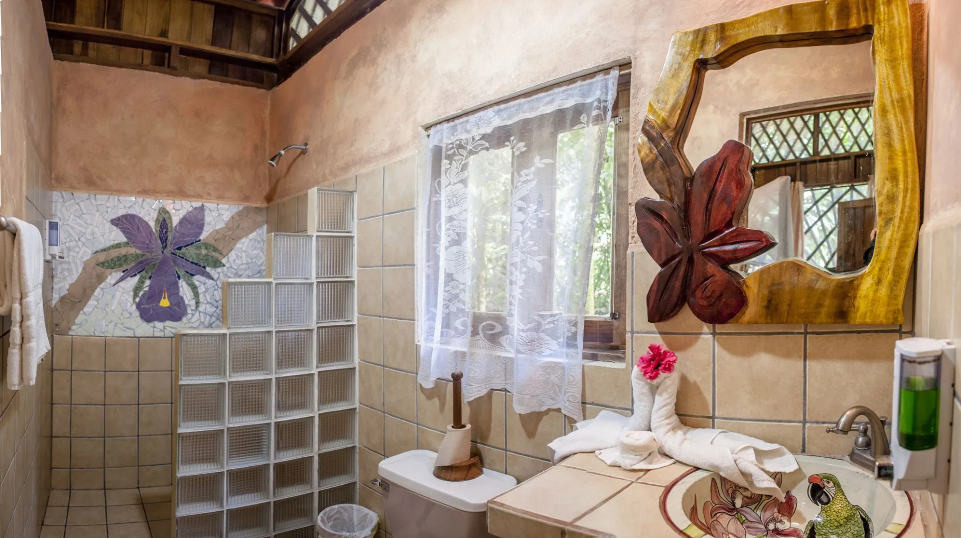 Tierra de Suenos Lodge & Wellness Center