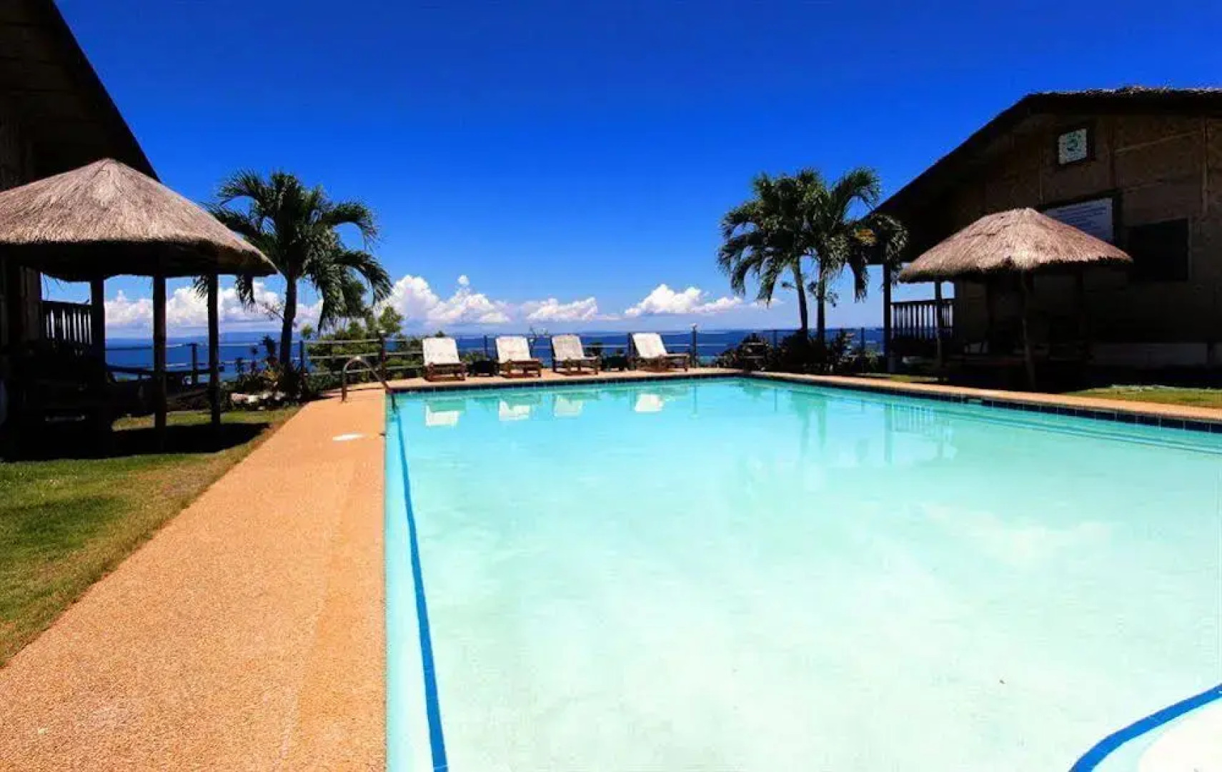 Parrot Paradise Resort