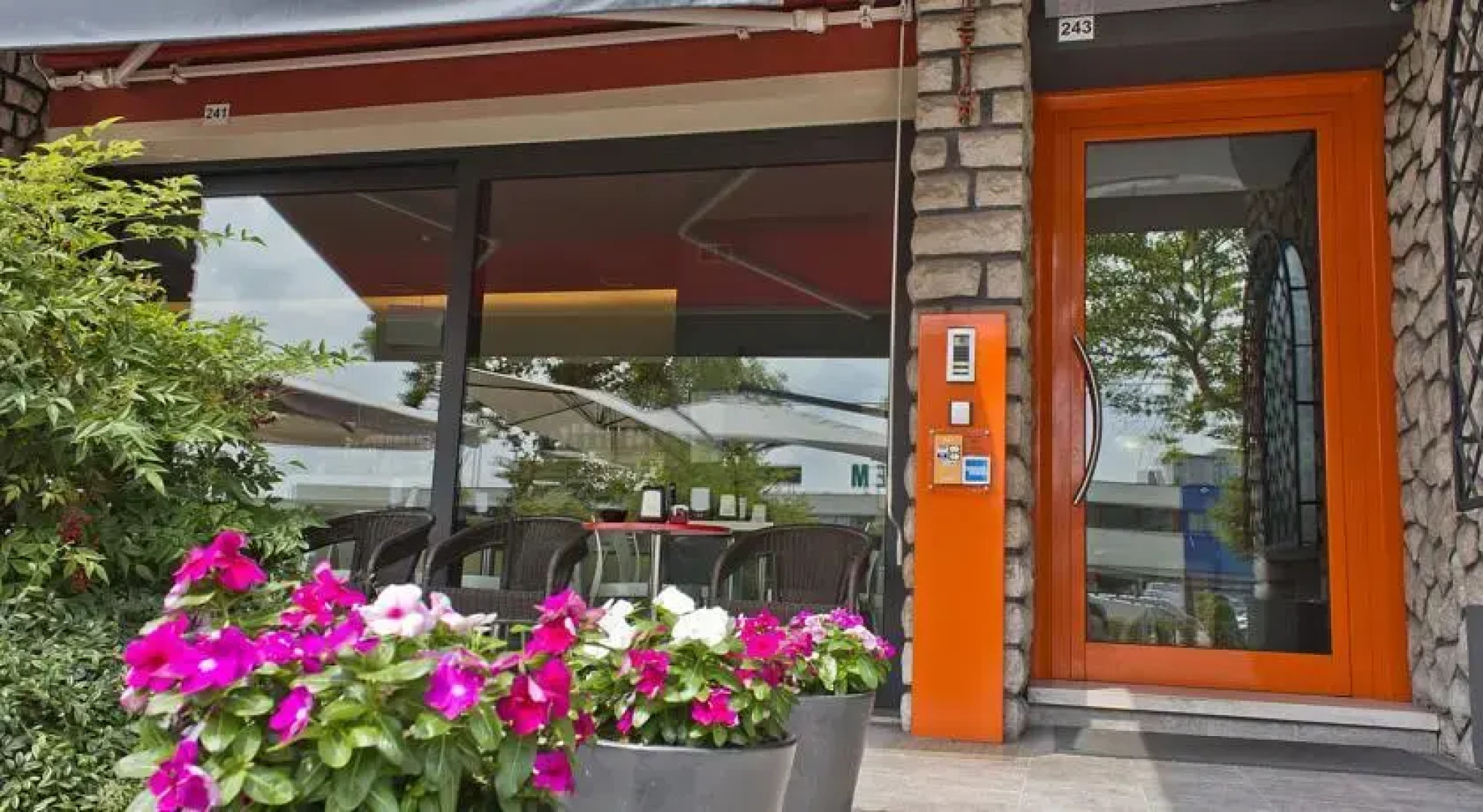 Residenza Cartiera 243