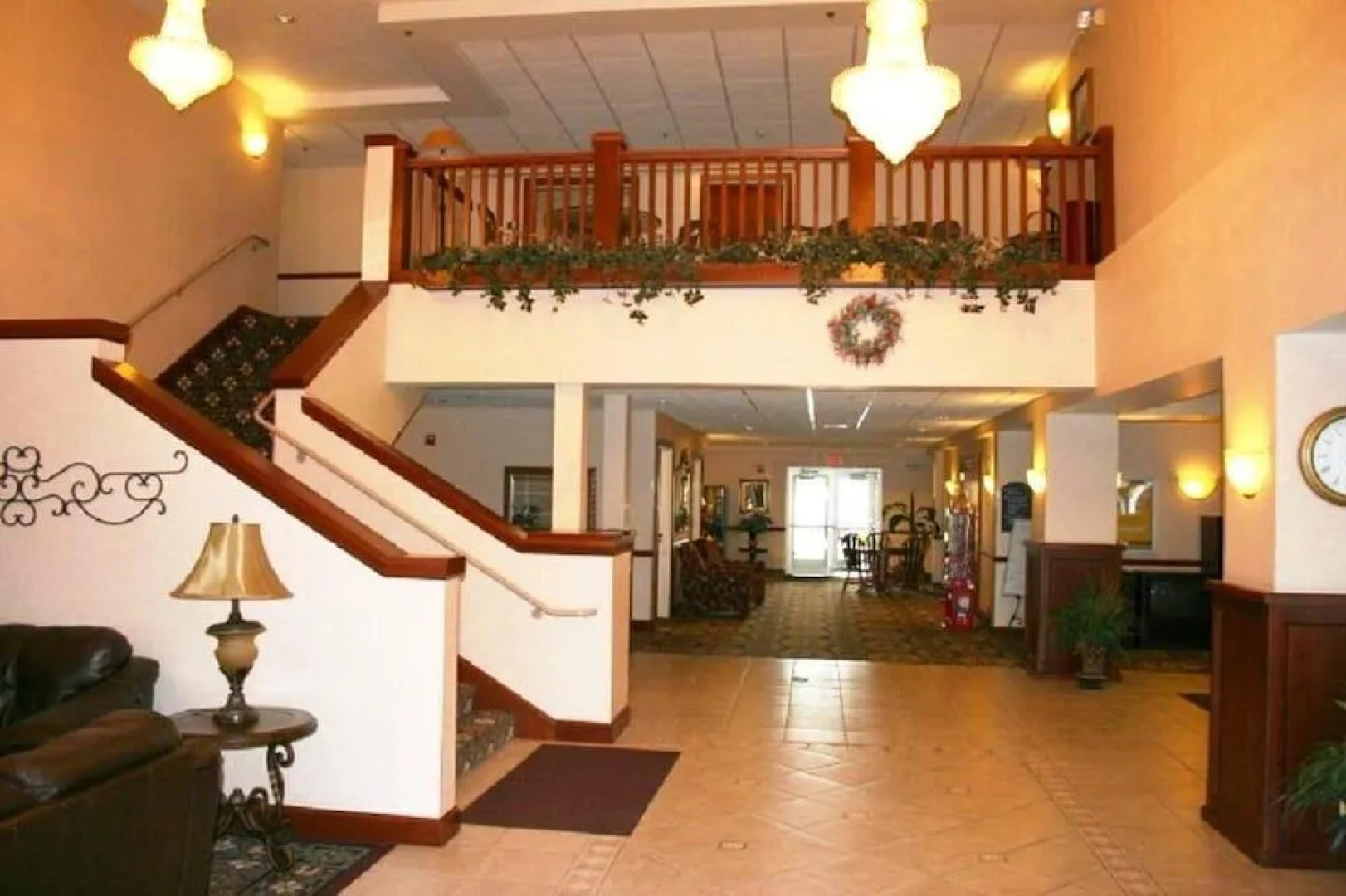 The Plaza Hotel & Suites Winona