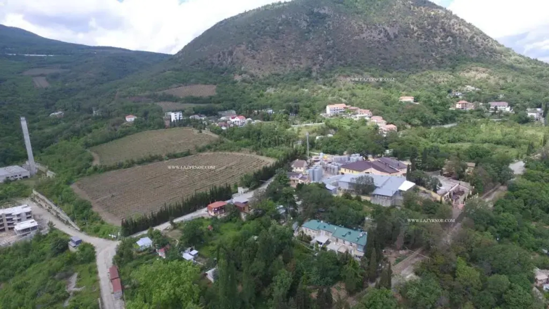 Two Floor Cottages in Lazurnoe