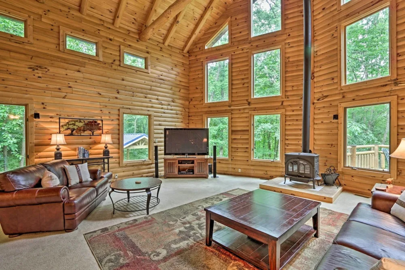 Quiet Cabin w/ Hot Tub ~ 15 Mi to State Parks!