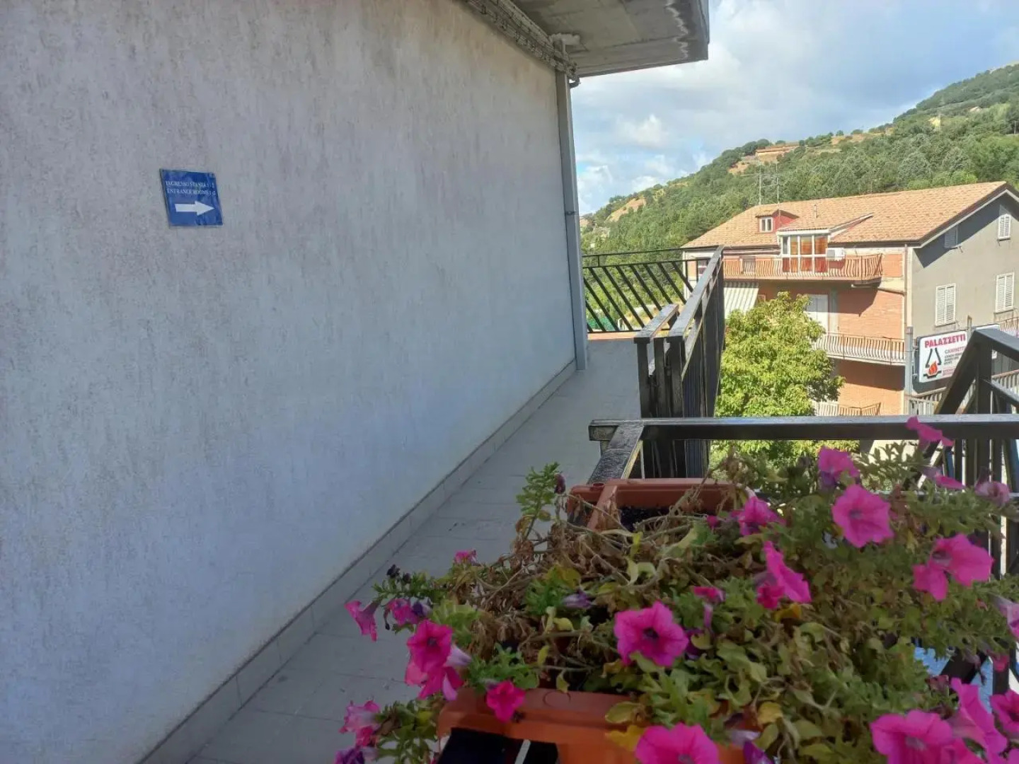 Bb Cesaro Mariolo House