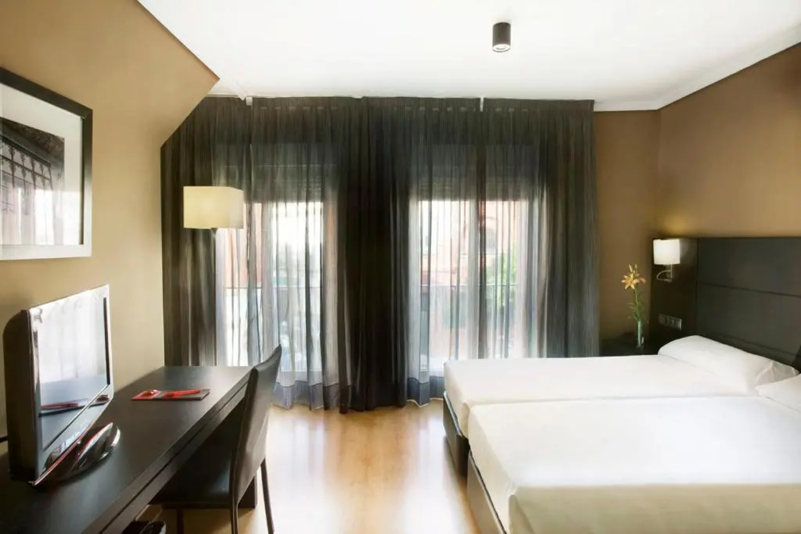 Отель Virgen de los Reyes