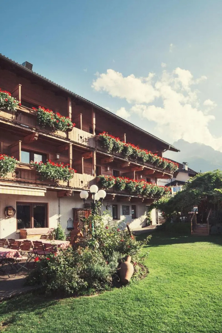 Hotel Alpenstolz