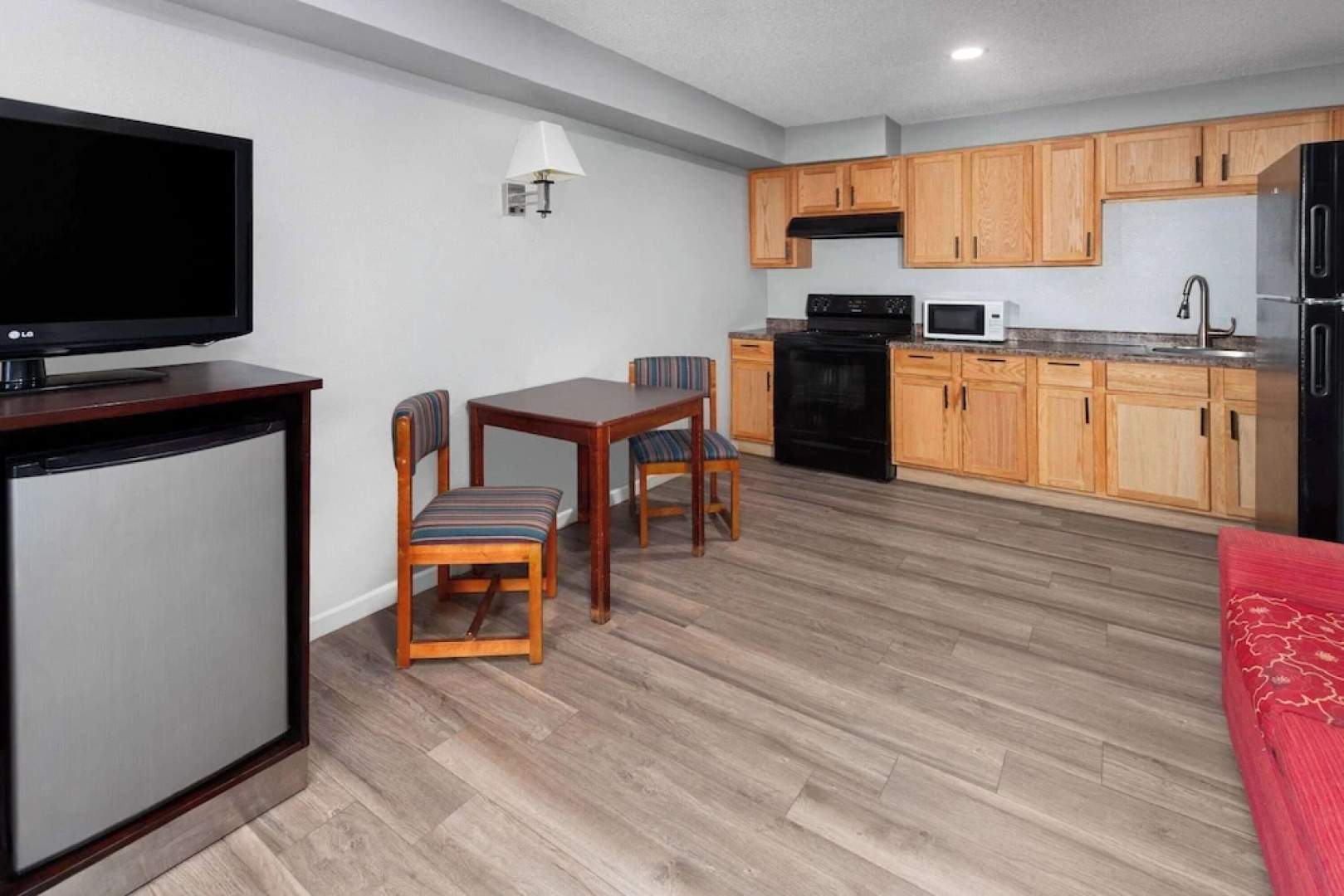 Super 8 Sun Prairie/madison E