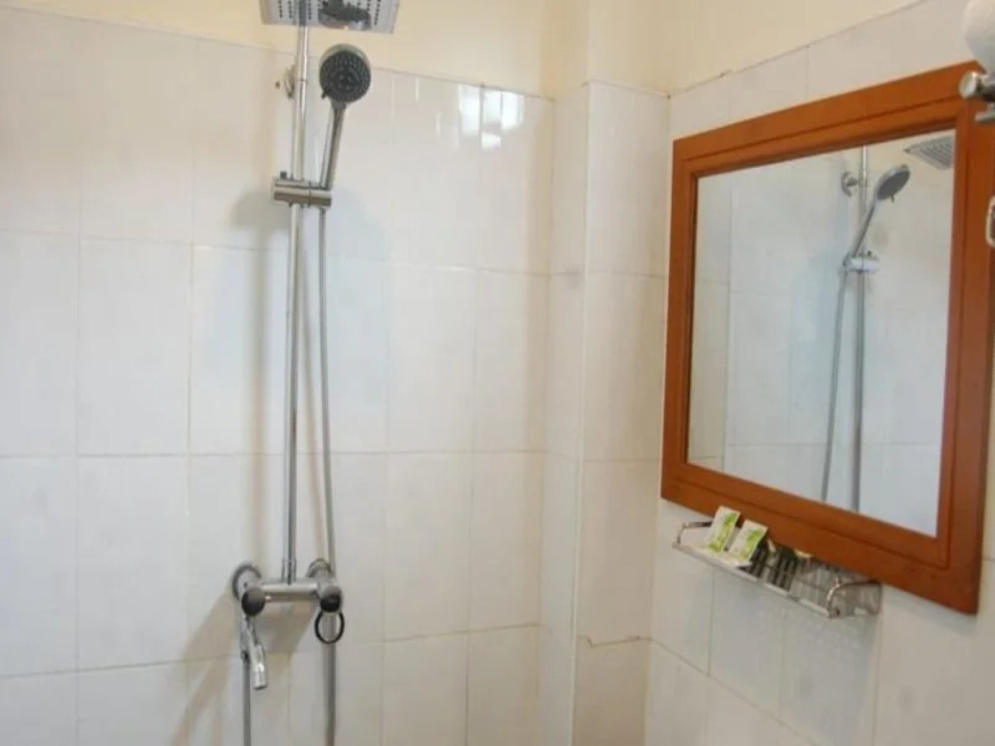 Six Stars Guest House