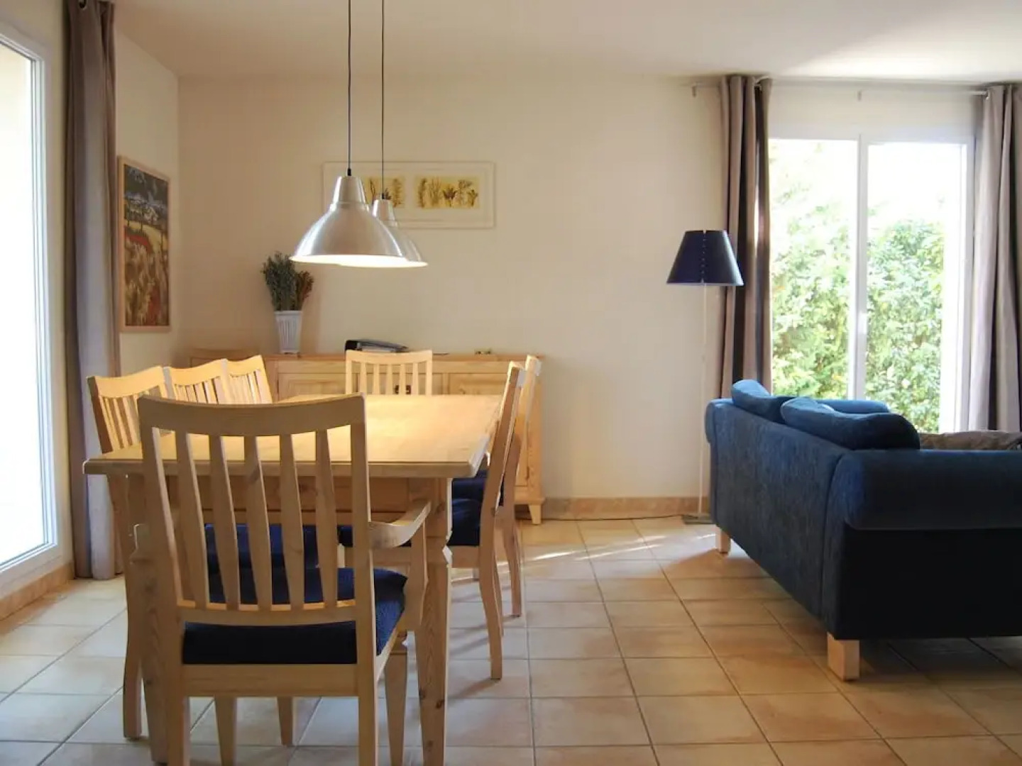 Detached villa with a dishwasher, in green surroundings