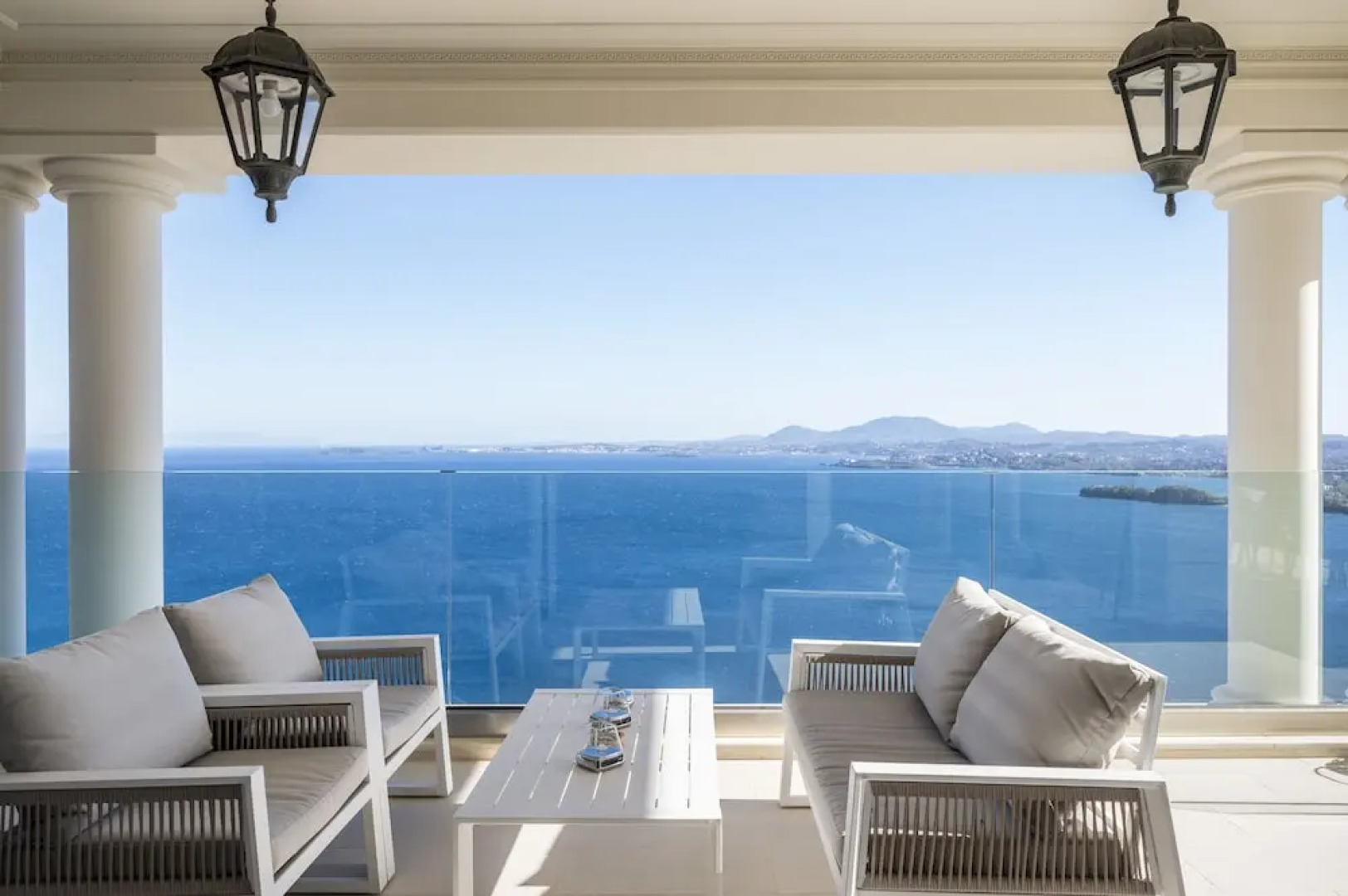 Villa Monte Leone by Konnect with Pool, Hot Tub, Spa Room & Stunning Seaview