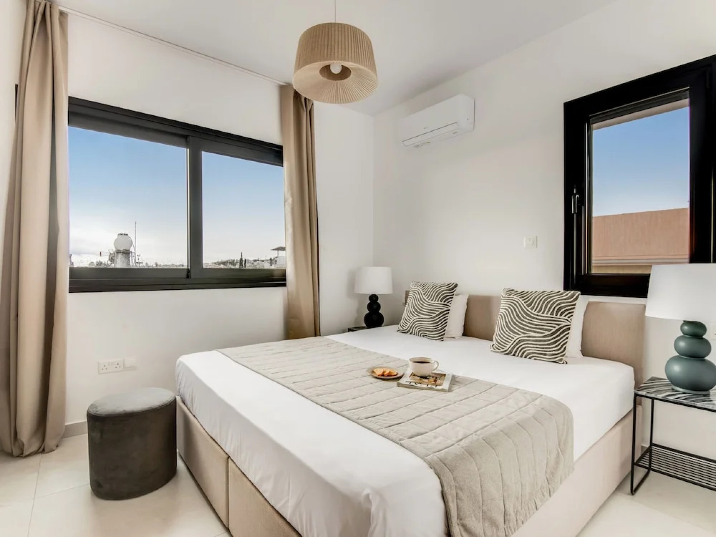 Sanders Only - Lovely 1-bdr Apt With two Balconies