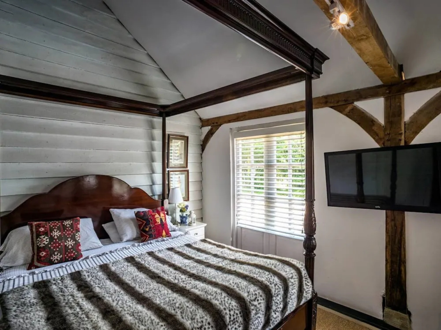 Captain's House / 9-bed Home on Osea Island, Essex