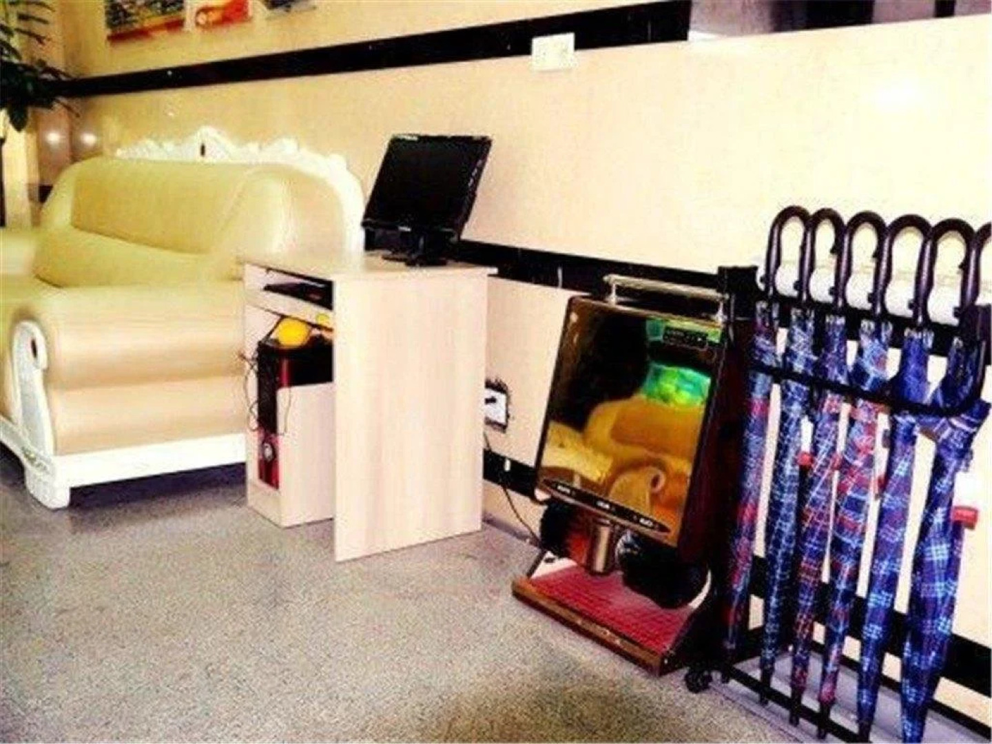 Super 8 by Wyndham Linqing Bus Station