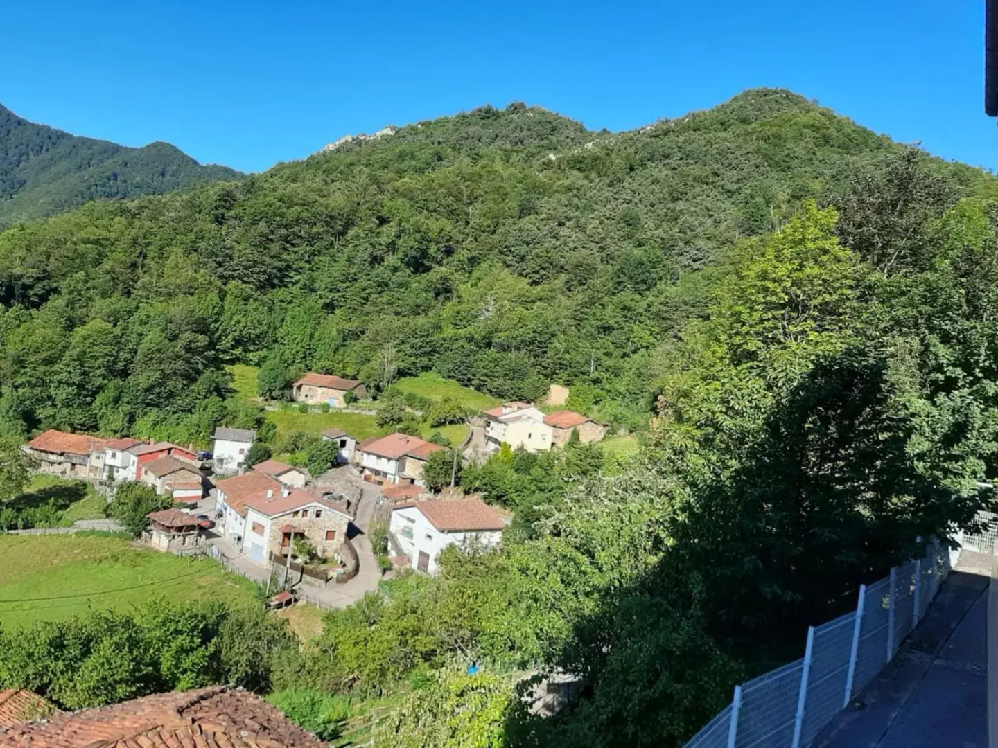 Casa preciosas vistas, ubicada en medio del Parque Natural de REDES, Asturias