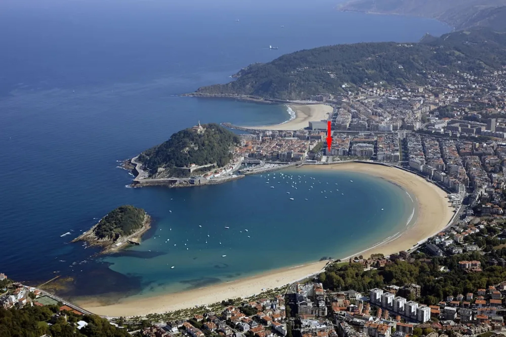 Playa de La Concha 4 Apartment by FeelFree Rentals