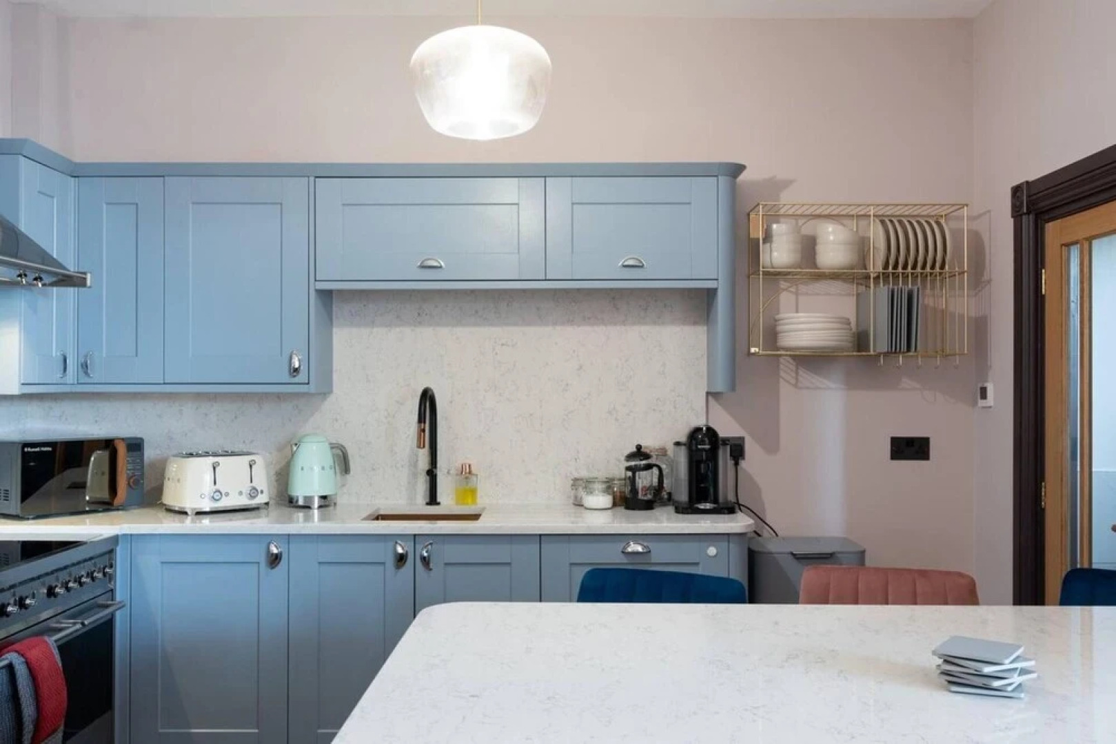 Beachfront Escape & Wow Sea Views, Luxury Retreat