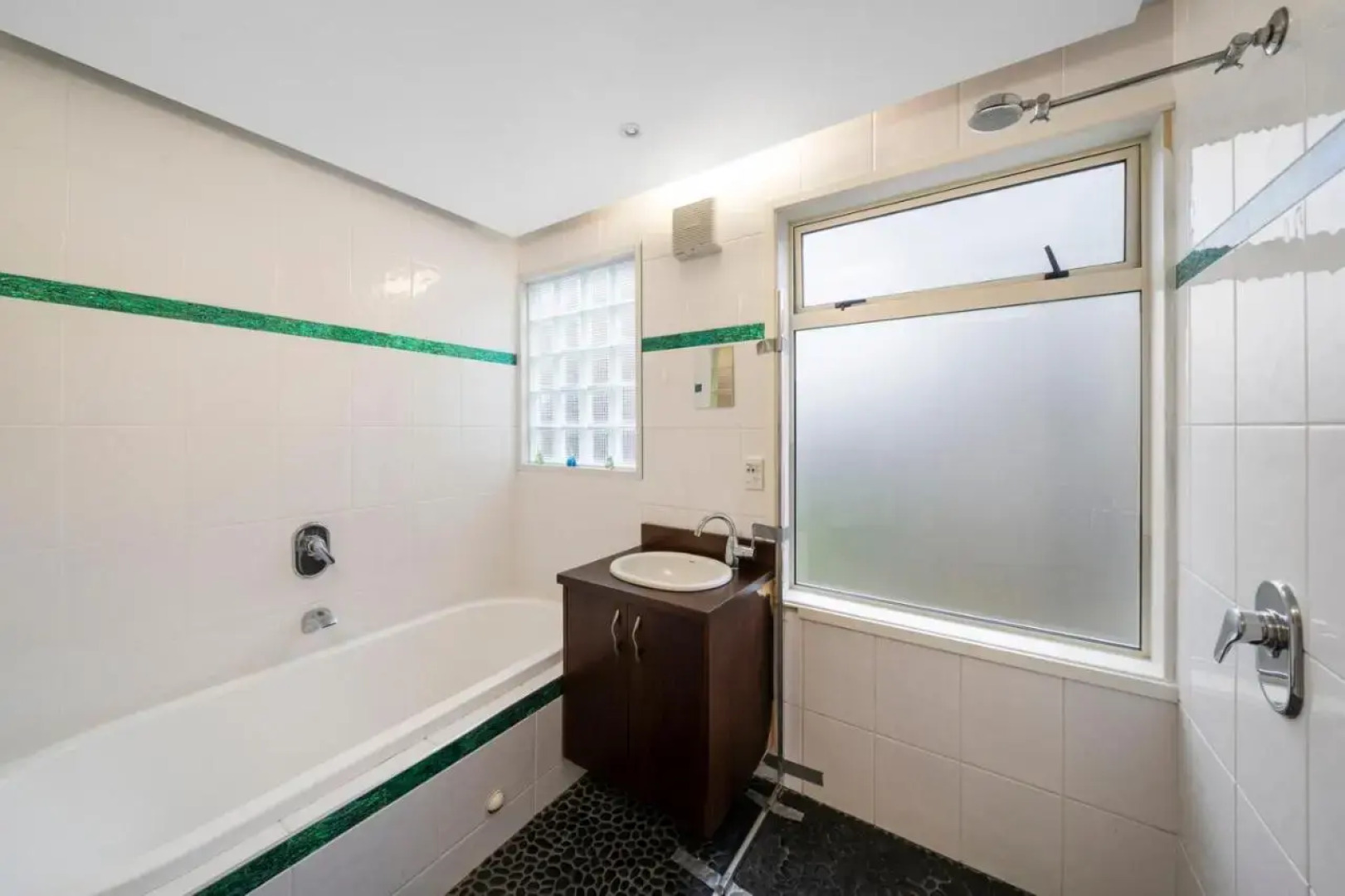 Stroll to the Sea - Te Horo Beach Holiday House