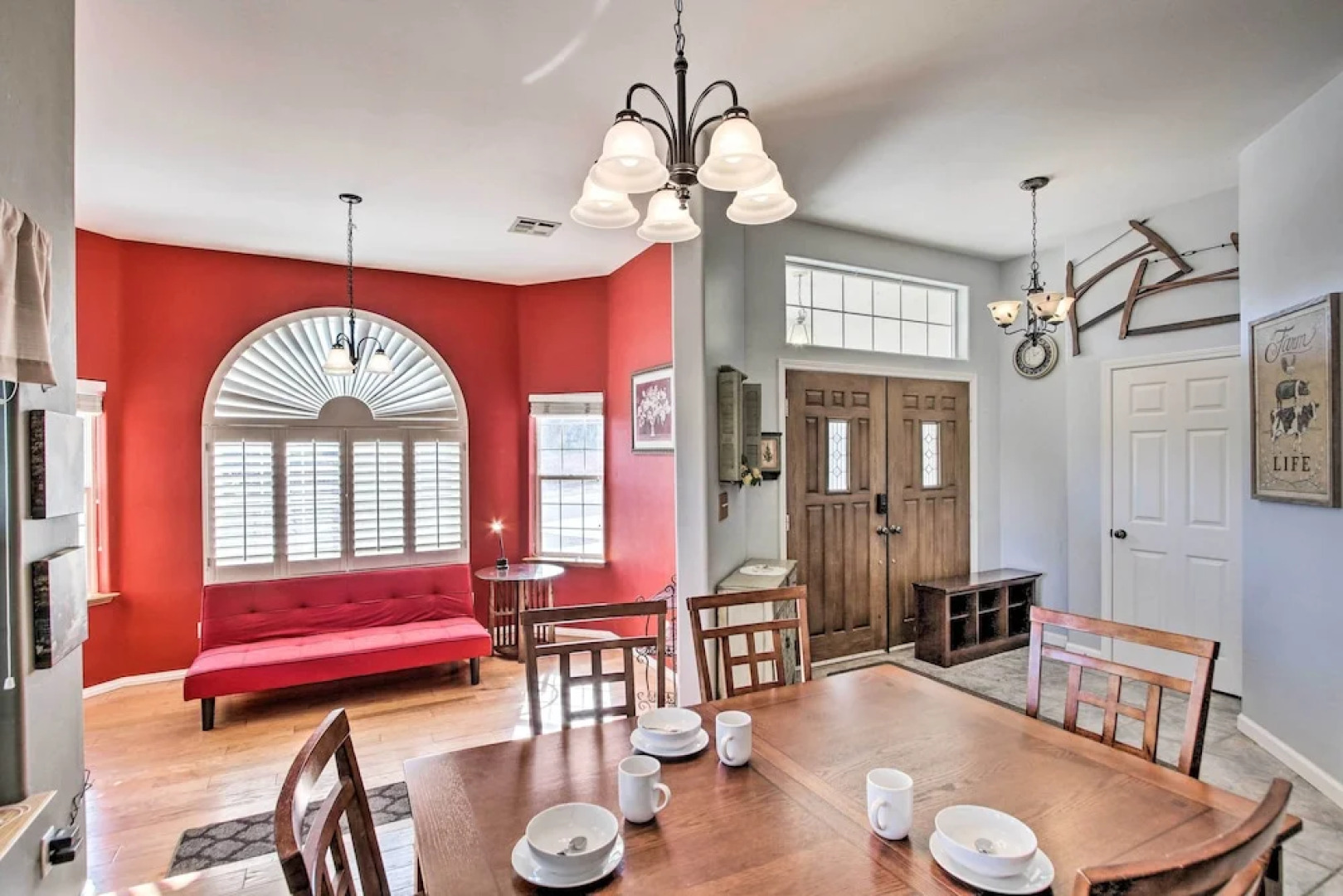 Welcoming Tehachapi Home w/ Deck & Grill!