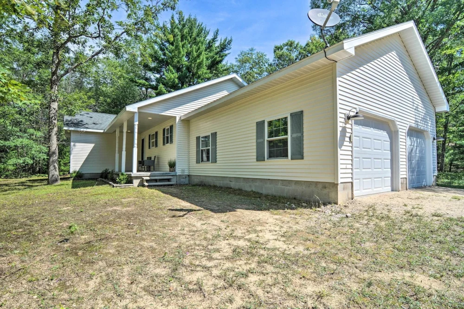 Upscale Family Cottage < 1 Mi to Higgins Lake