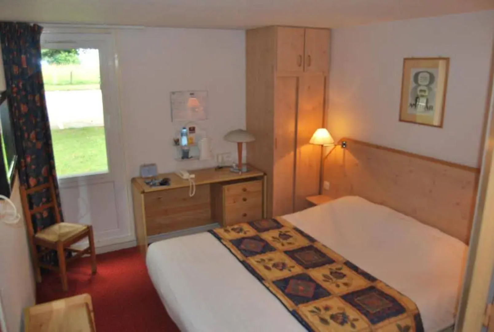 Doubs Hotel - Hostel