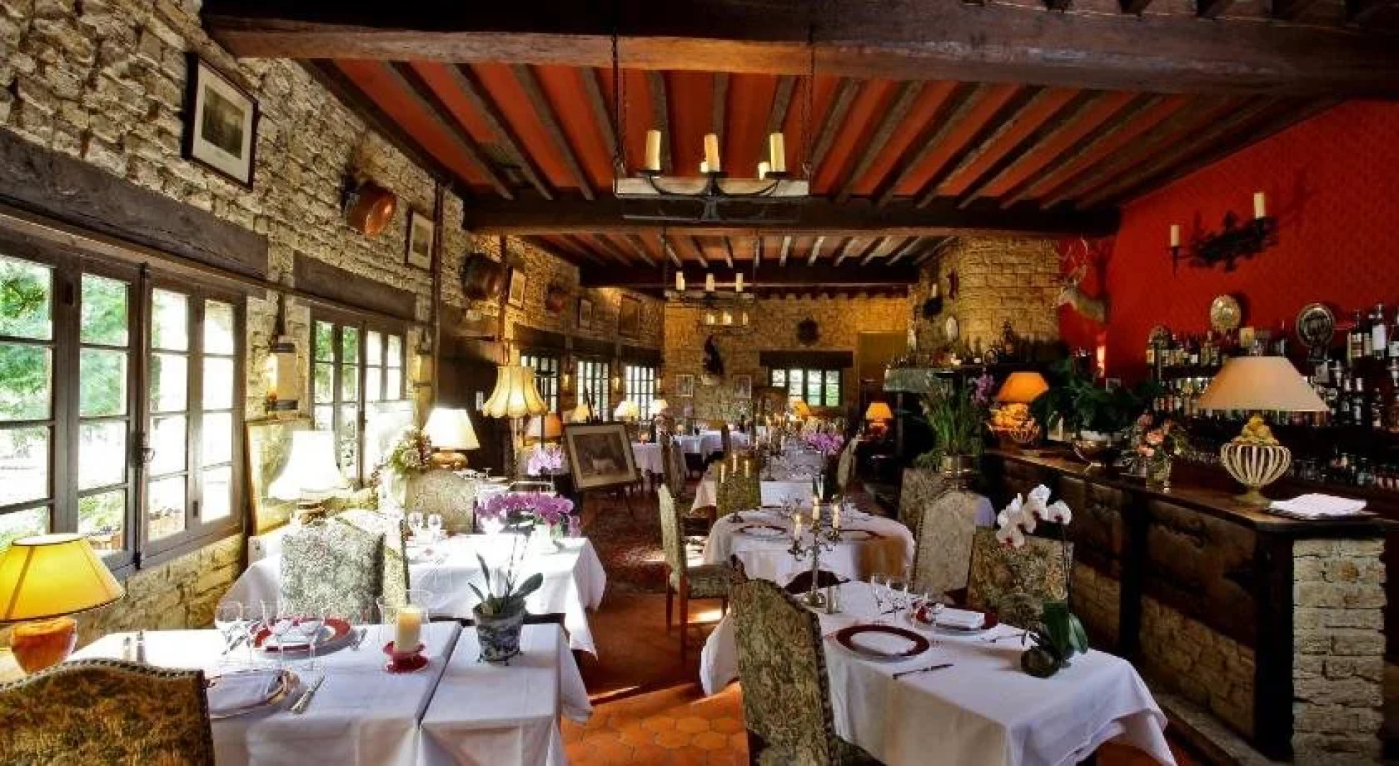 Logis Hostellerie de lAuberge de LÉtang Bleu