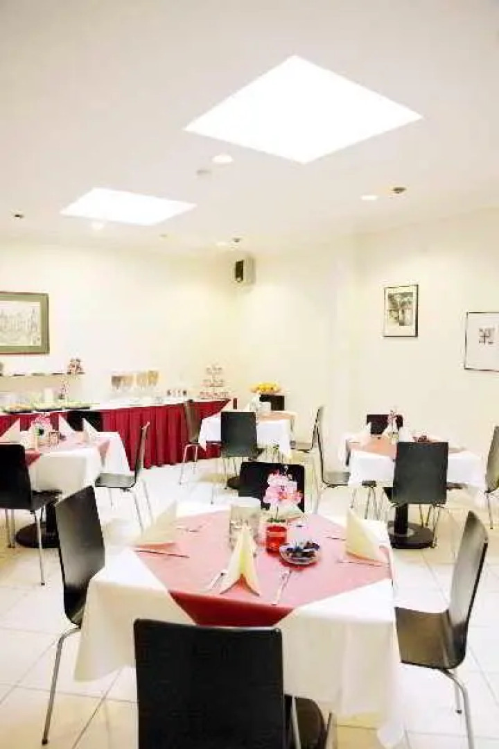 Hotel Elite an der Universität