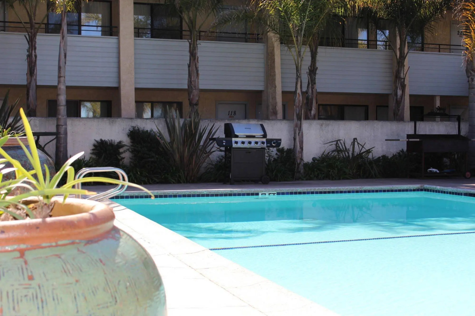 O'cairns Inn & Suites