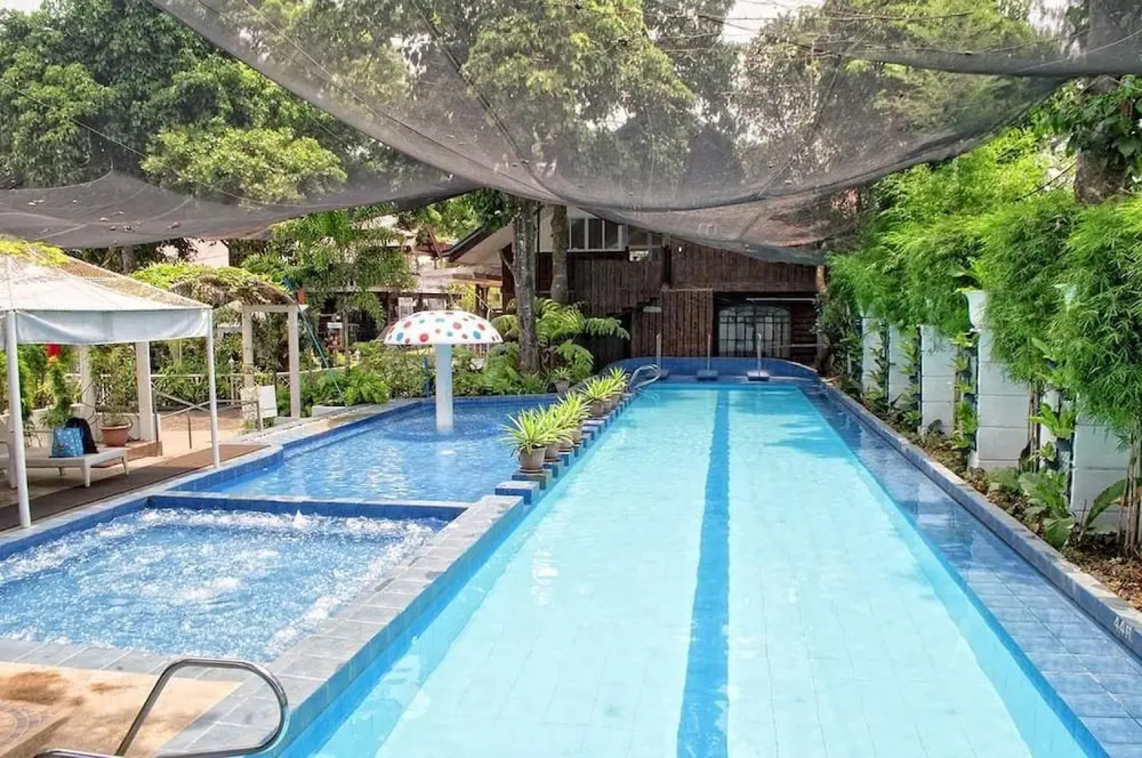 Luljettas Place Garden Suites