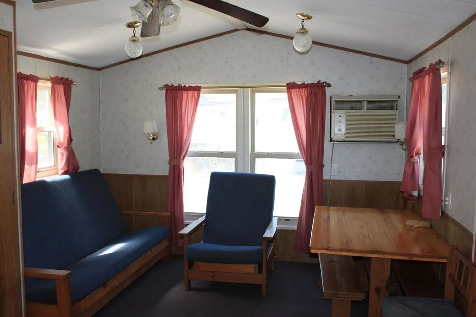 Circle M RV & Camping Resort - Caravan Park