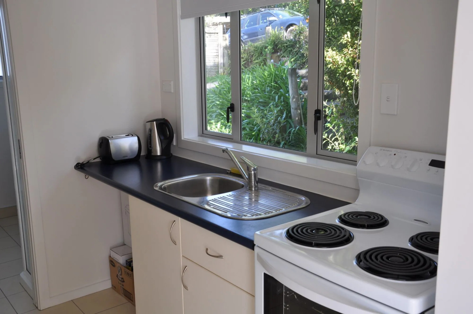 Tiri Cottage - Seaviews in Oneroa