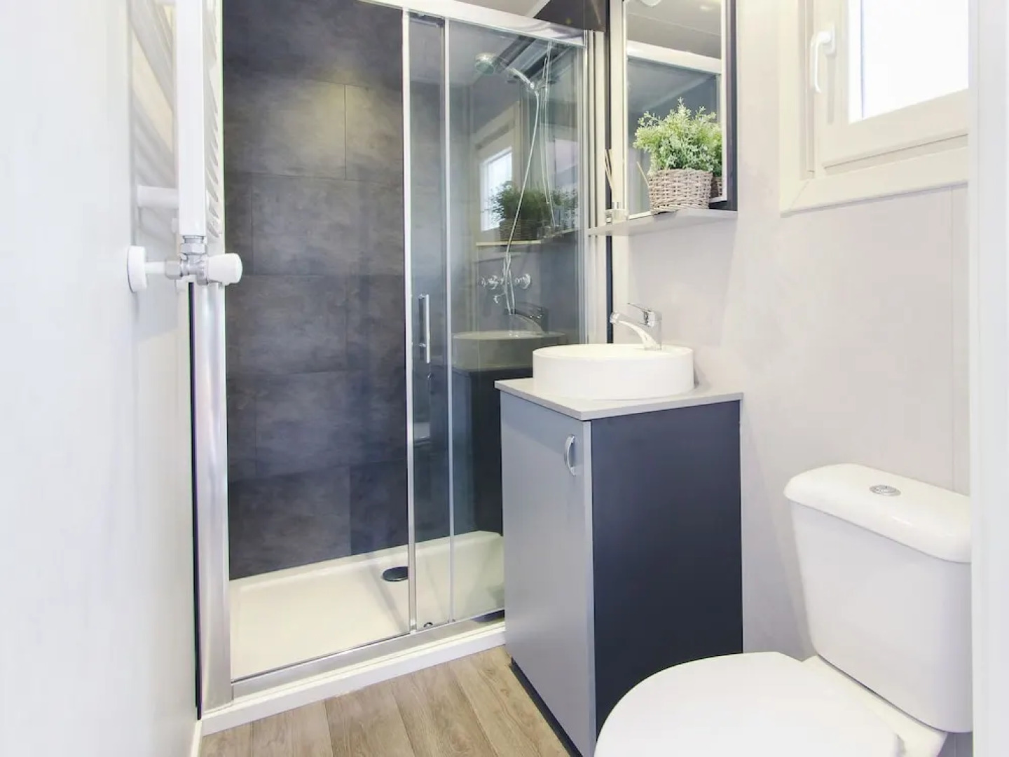 Beautiful Chalet Located on a Pond