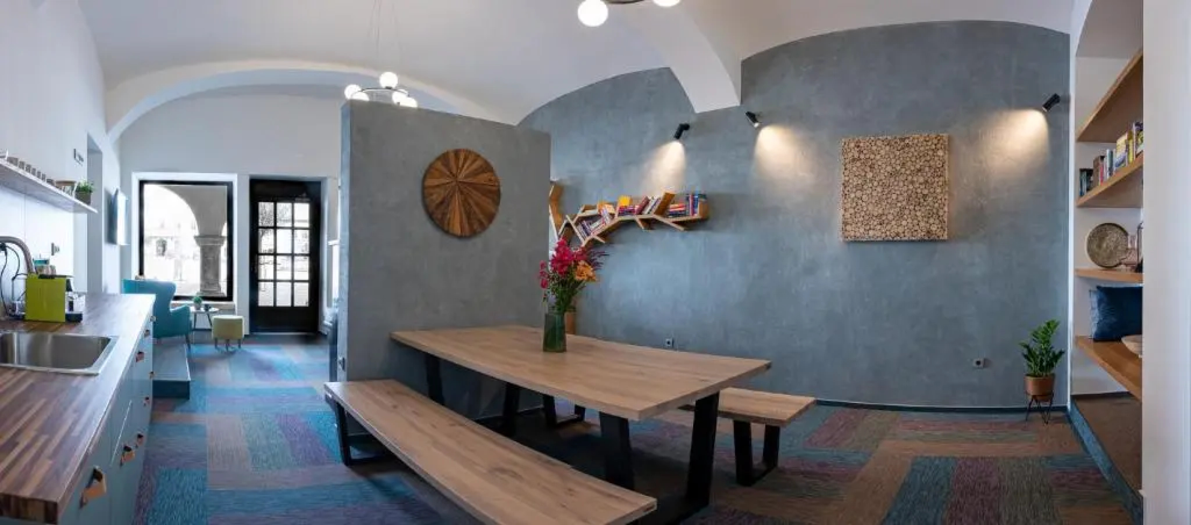 ART Hostel & Apartments