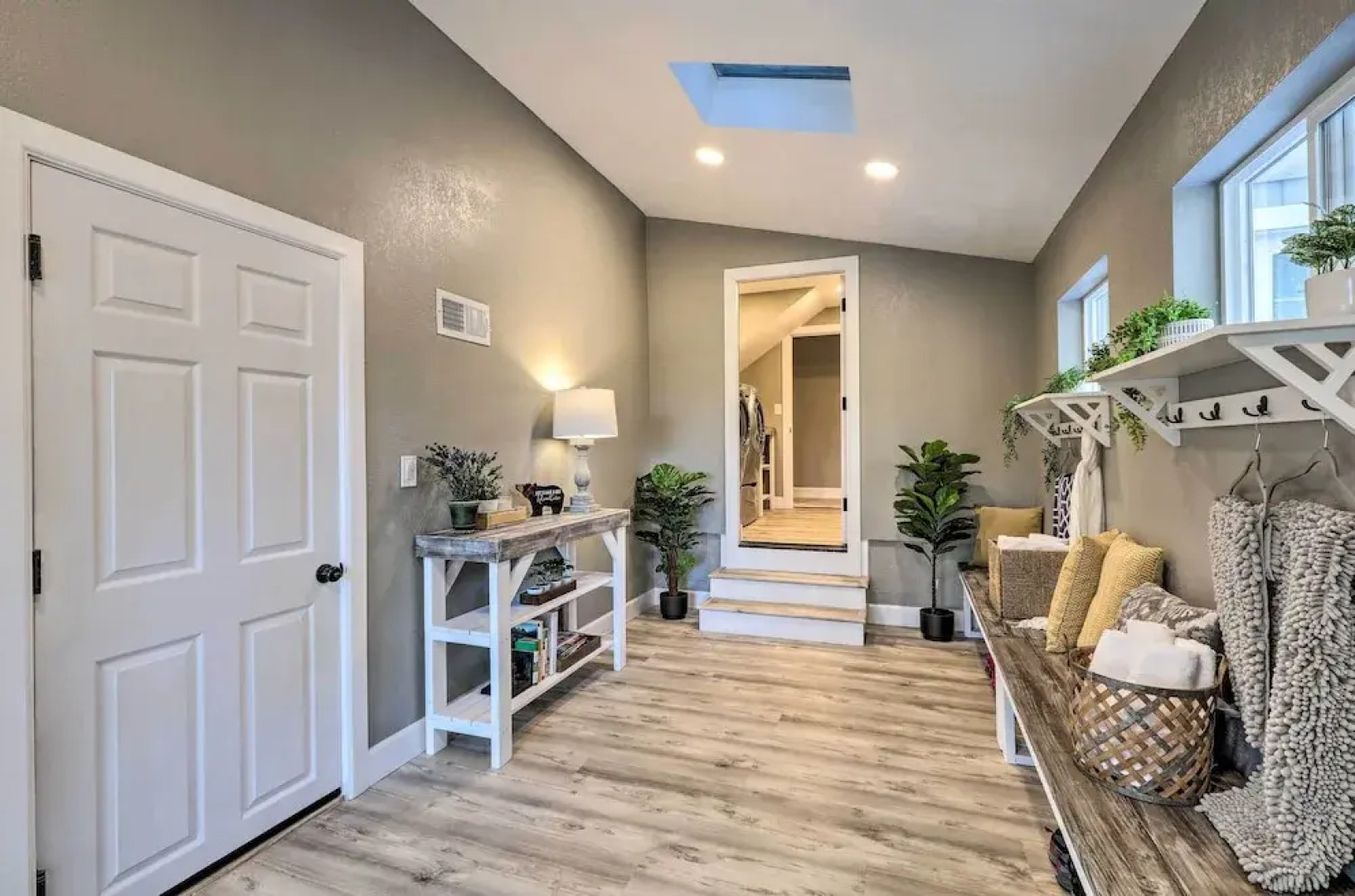 Luxurious & Forested Oasis in Flagstaff w/ Hot Tub