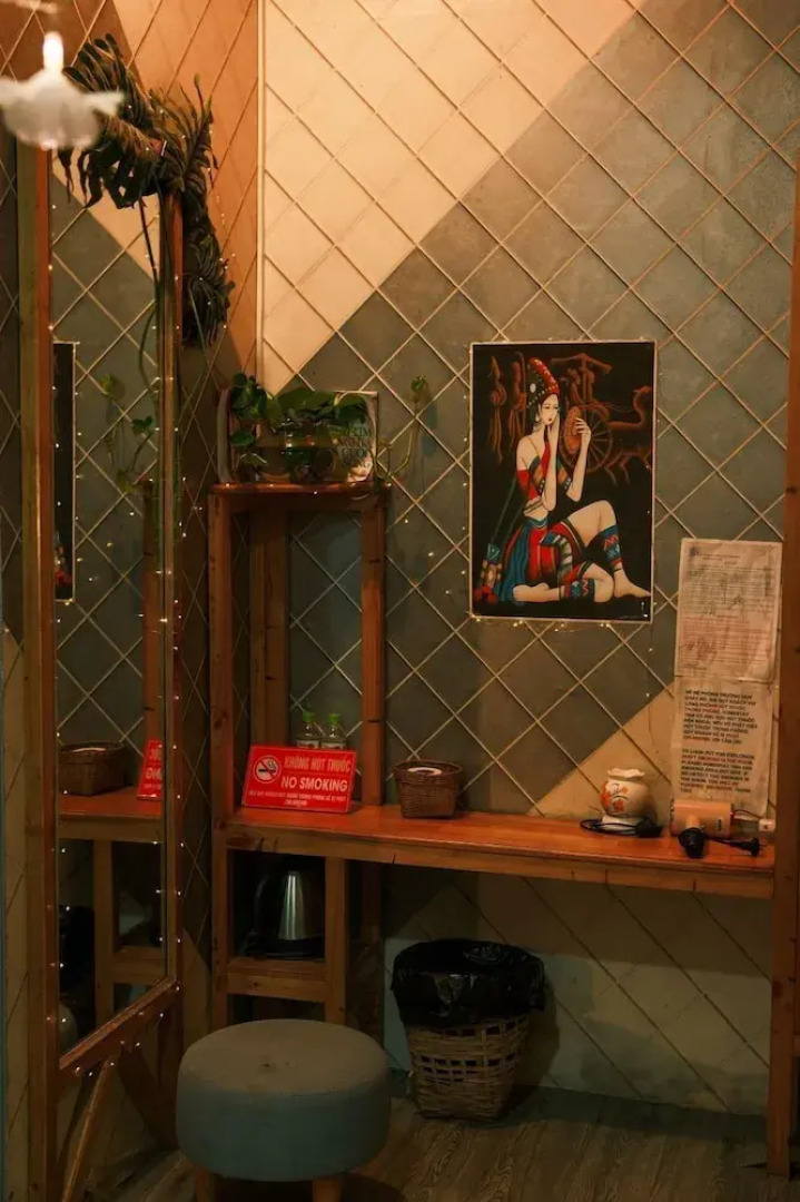 1984 Hotel Kien Giang