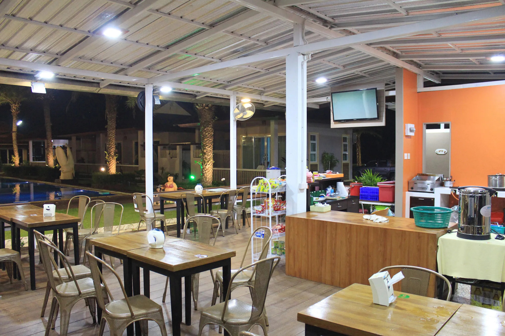 Pueanjai Resort and Restuarant