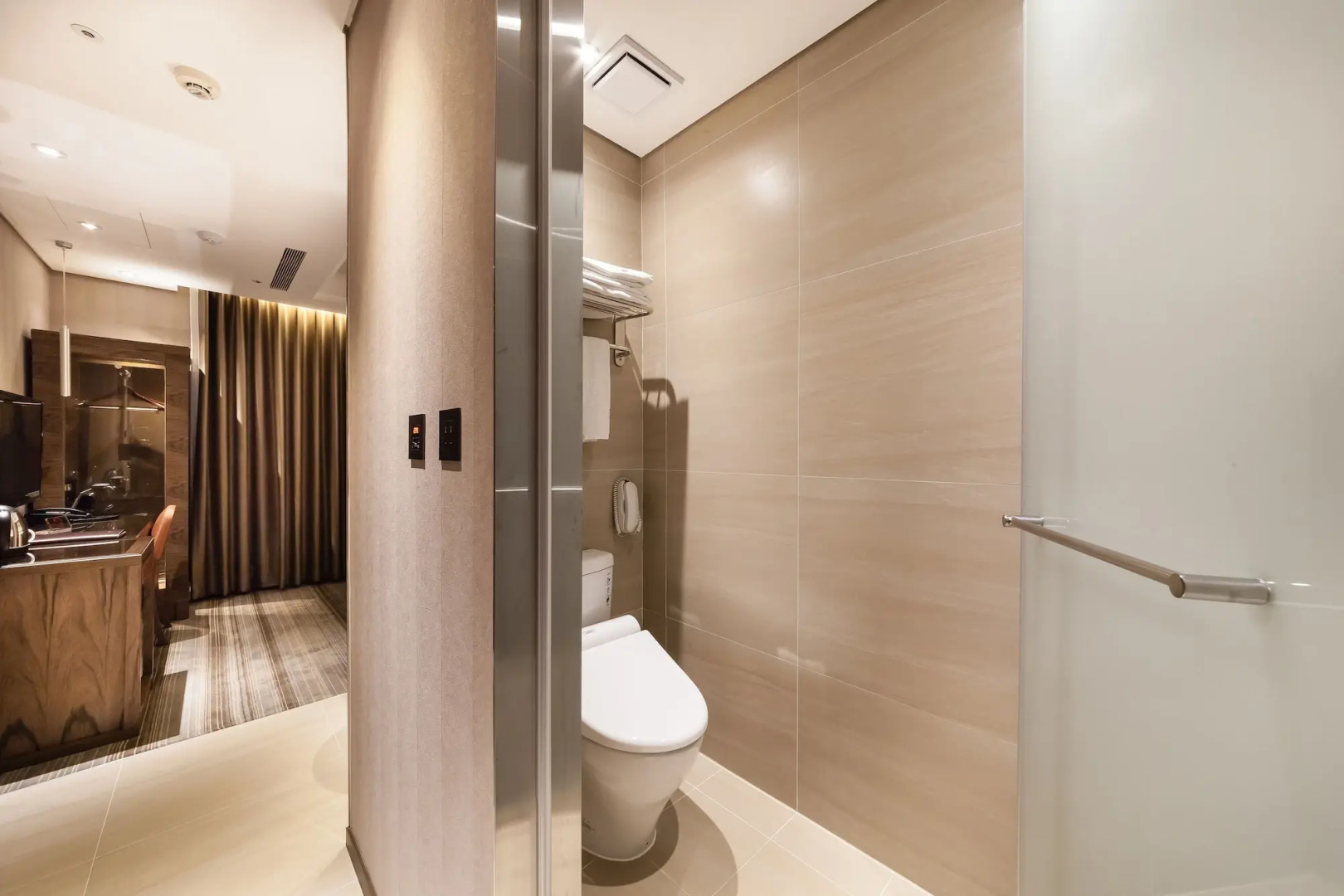 Green World Taipei Station