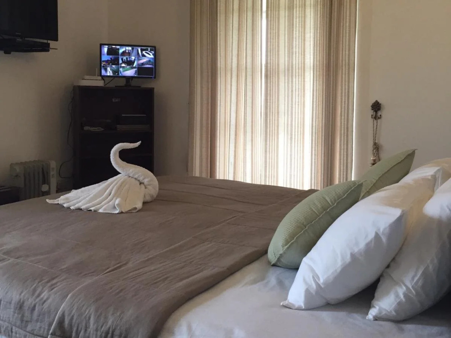 Lake View Holiday Bungalow