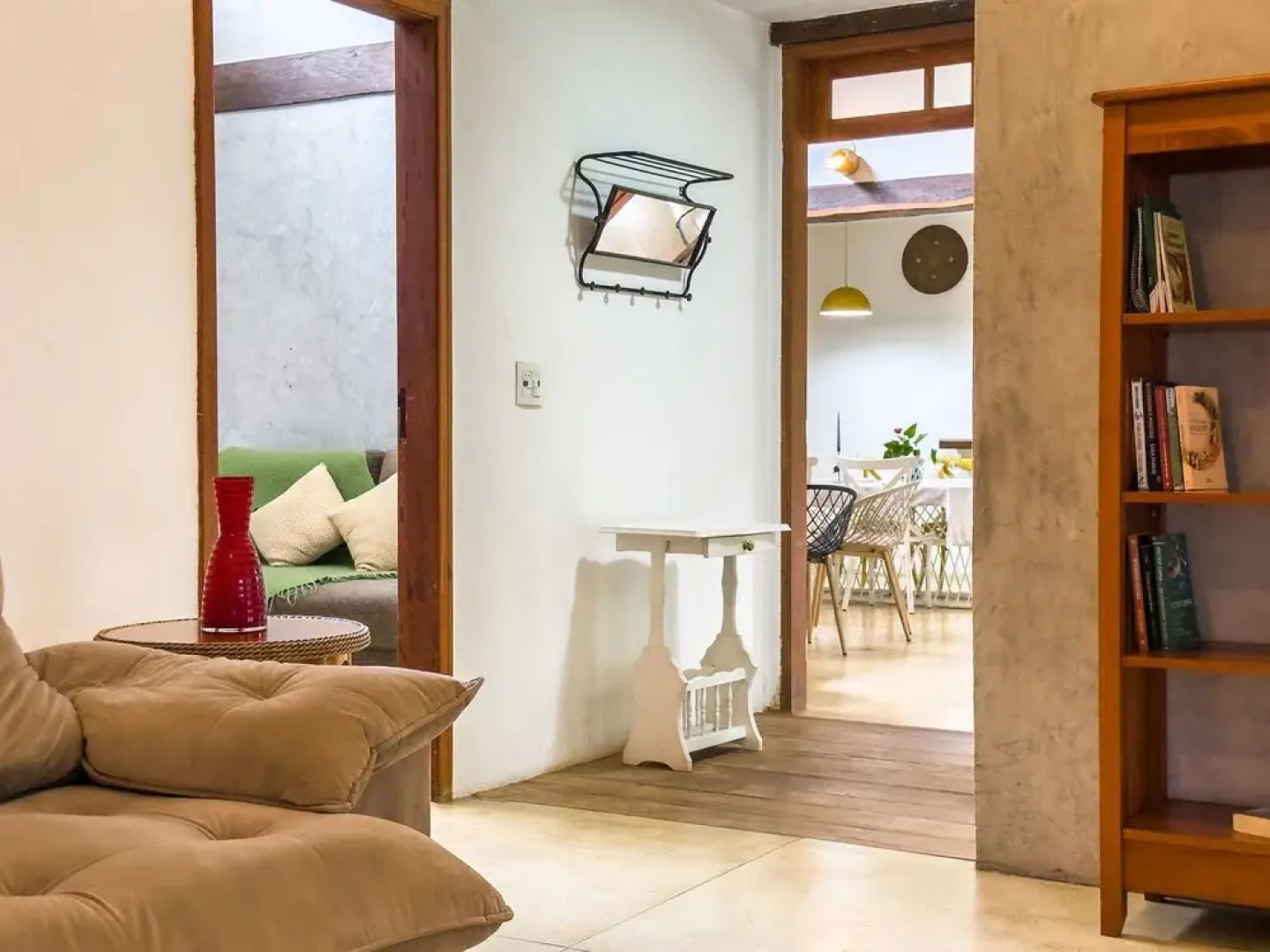 Casa com Piscina Privativa e Natureza – Granja Viana, São Paulo