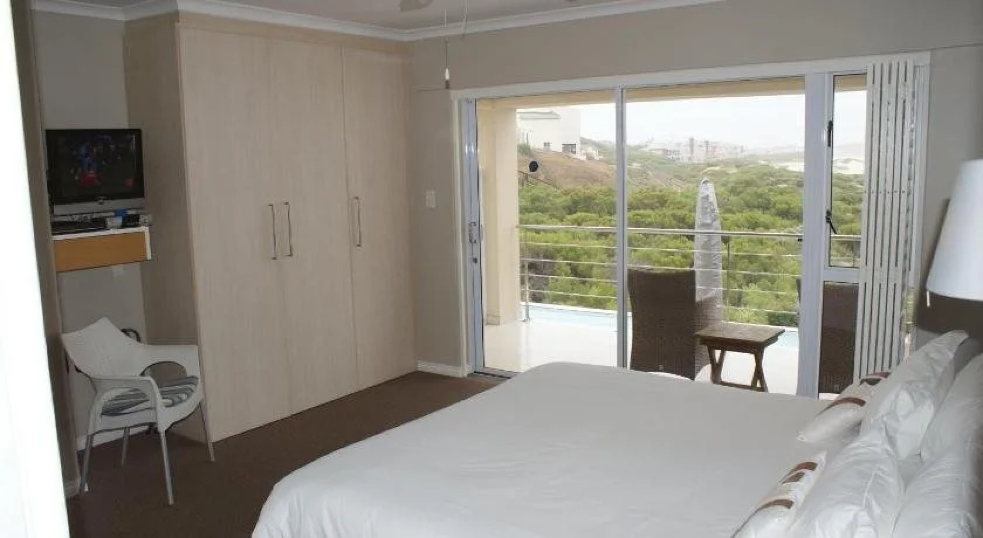 Moya Manzi Beach House