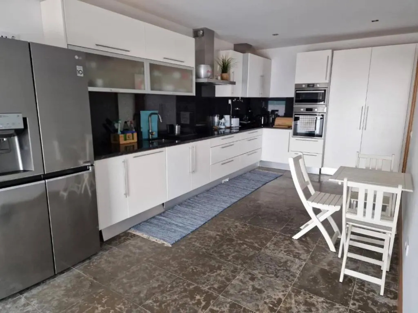 Family house with pool and beautiful river view