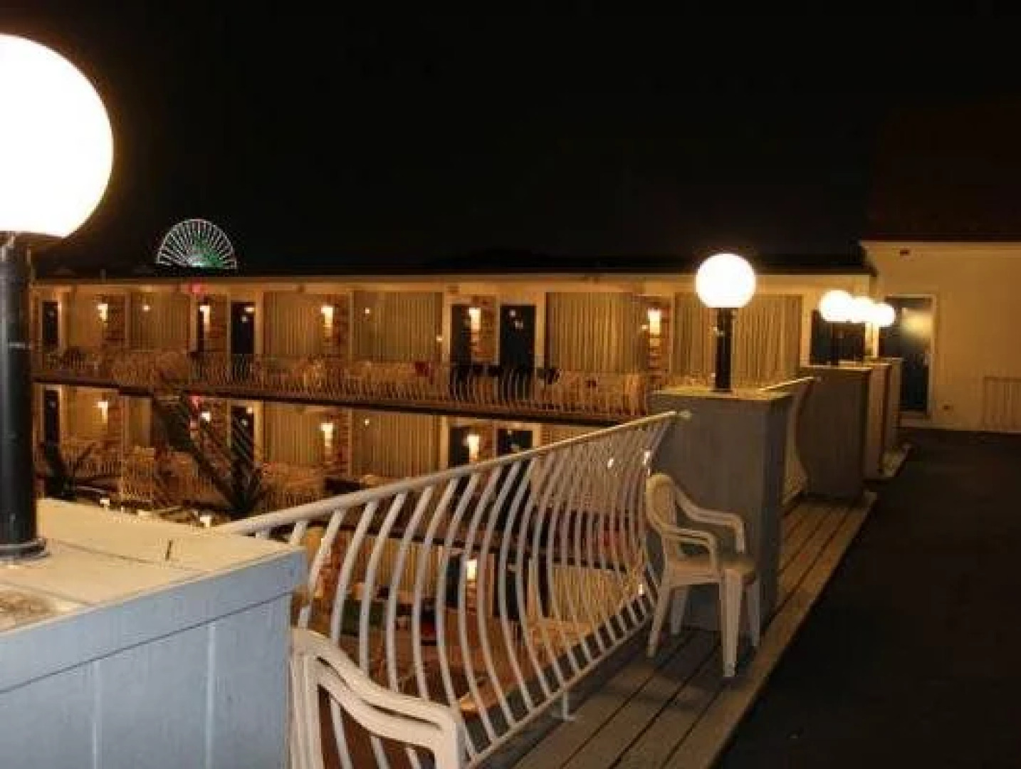 Quarterdeck Motel