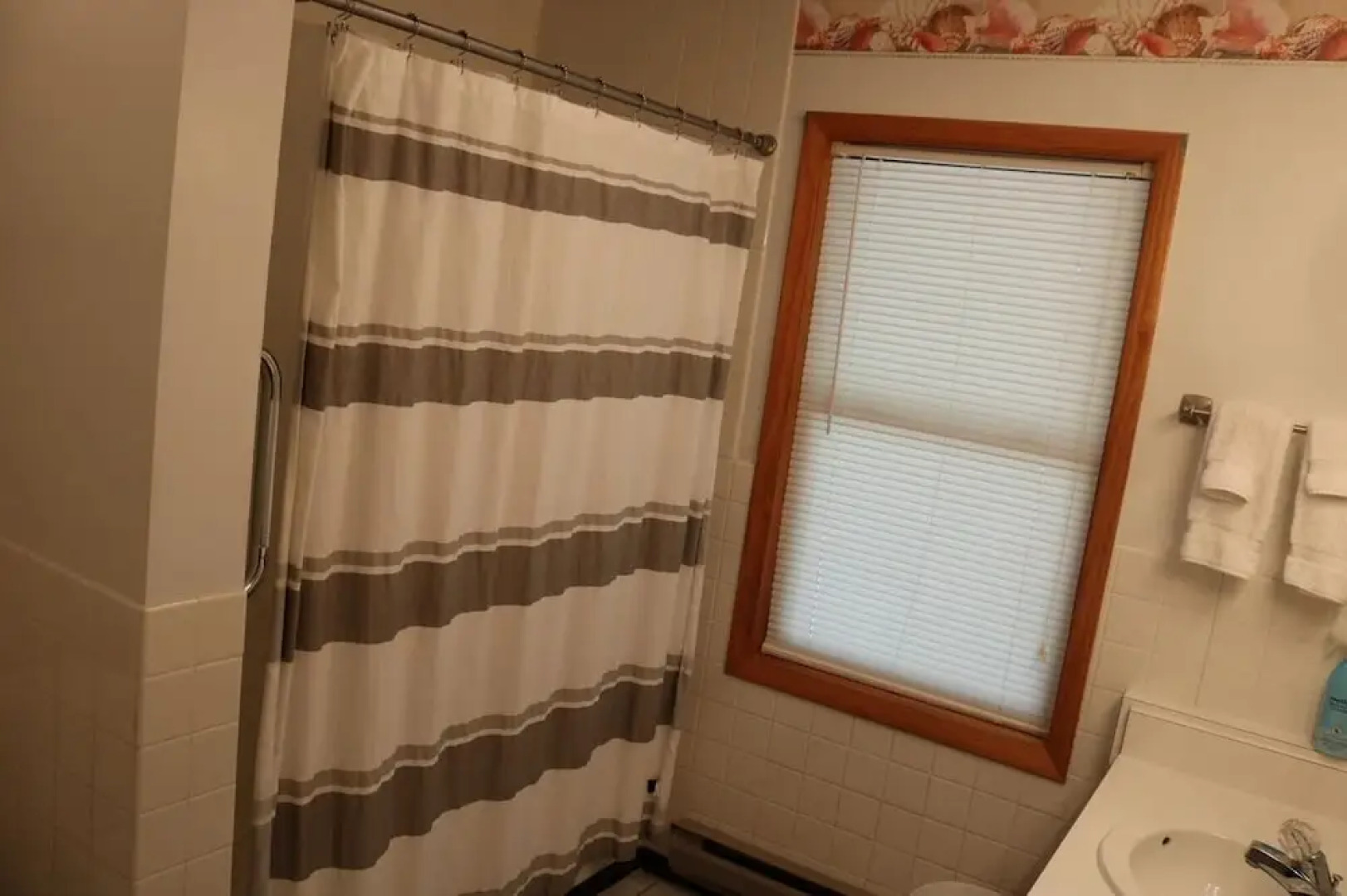 2729 Willow Ave. 3 Bedroom Condo