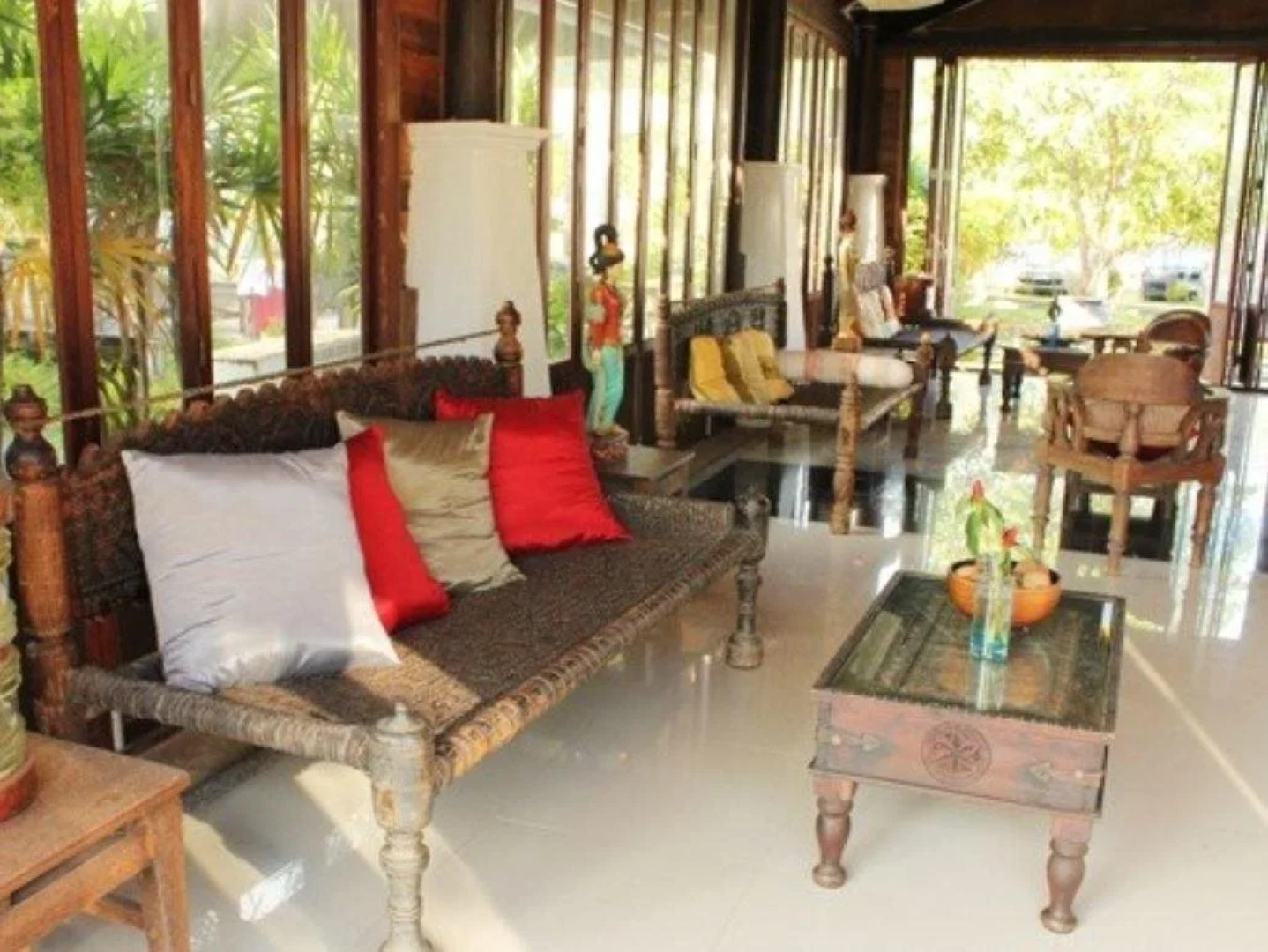 Chivaree Hotel And Resort