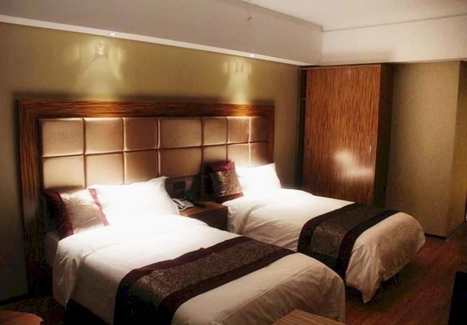 Ningxia Jinshi Kaiyuan Holiday Hotel