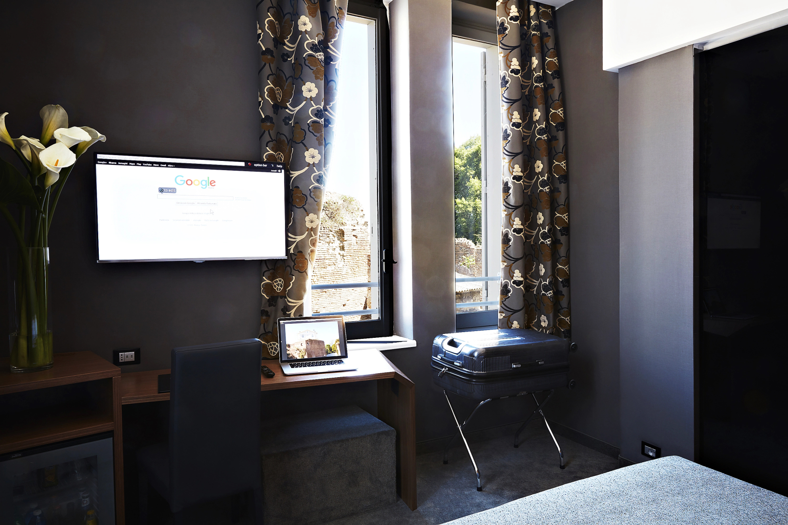 Отель The Building