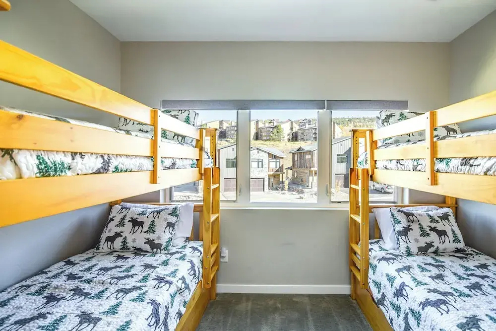 Ski-in/ski-out Granby Townhouse w/ Private Hot Tub