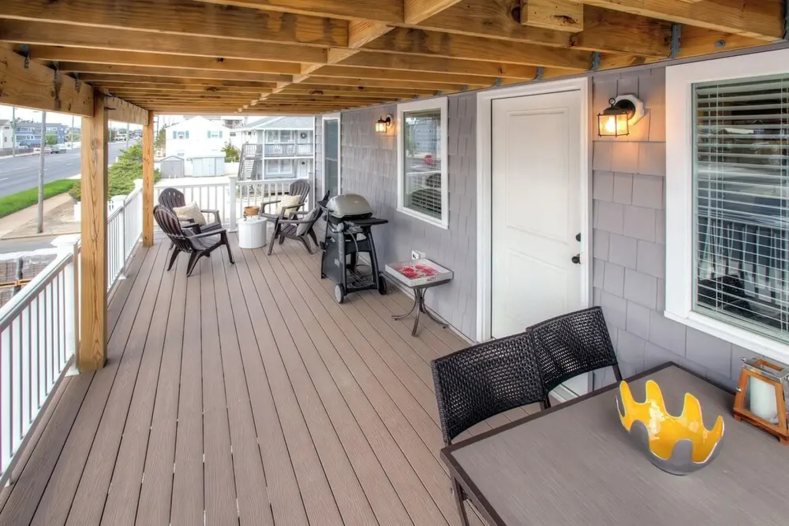 Recently Renovated LBI Apt w/ Deck on Beach Block!