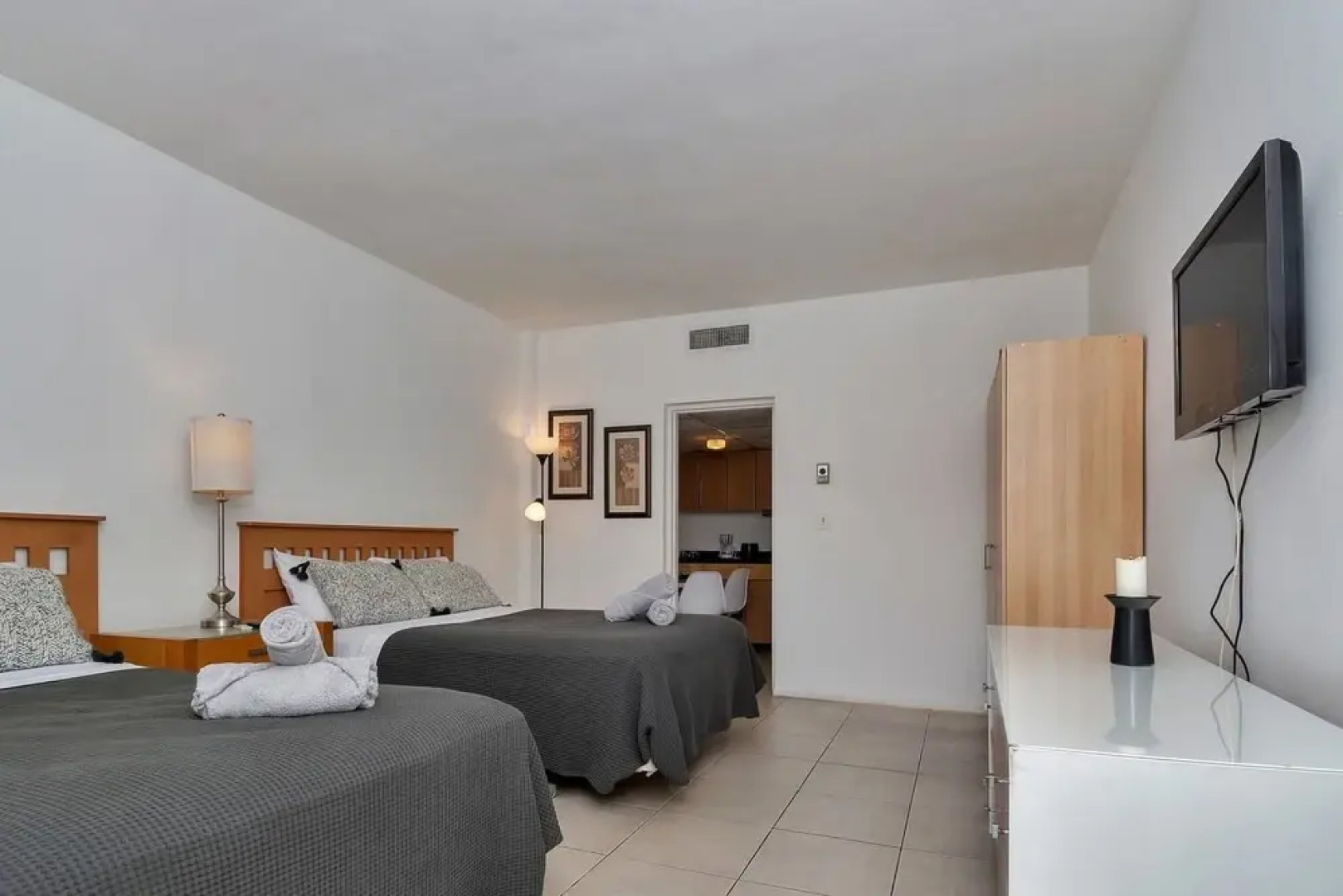 Lovely Little Studio With Pool, Hallandale Beach:)