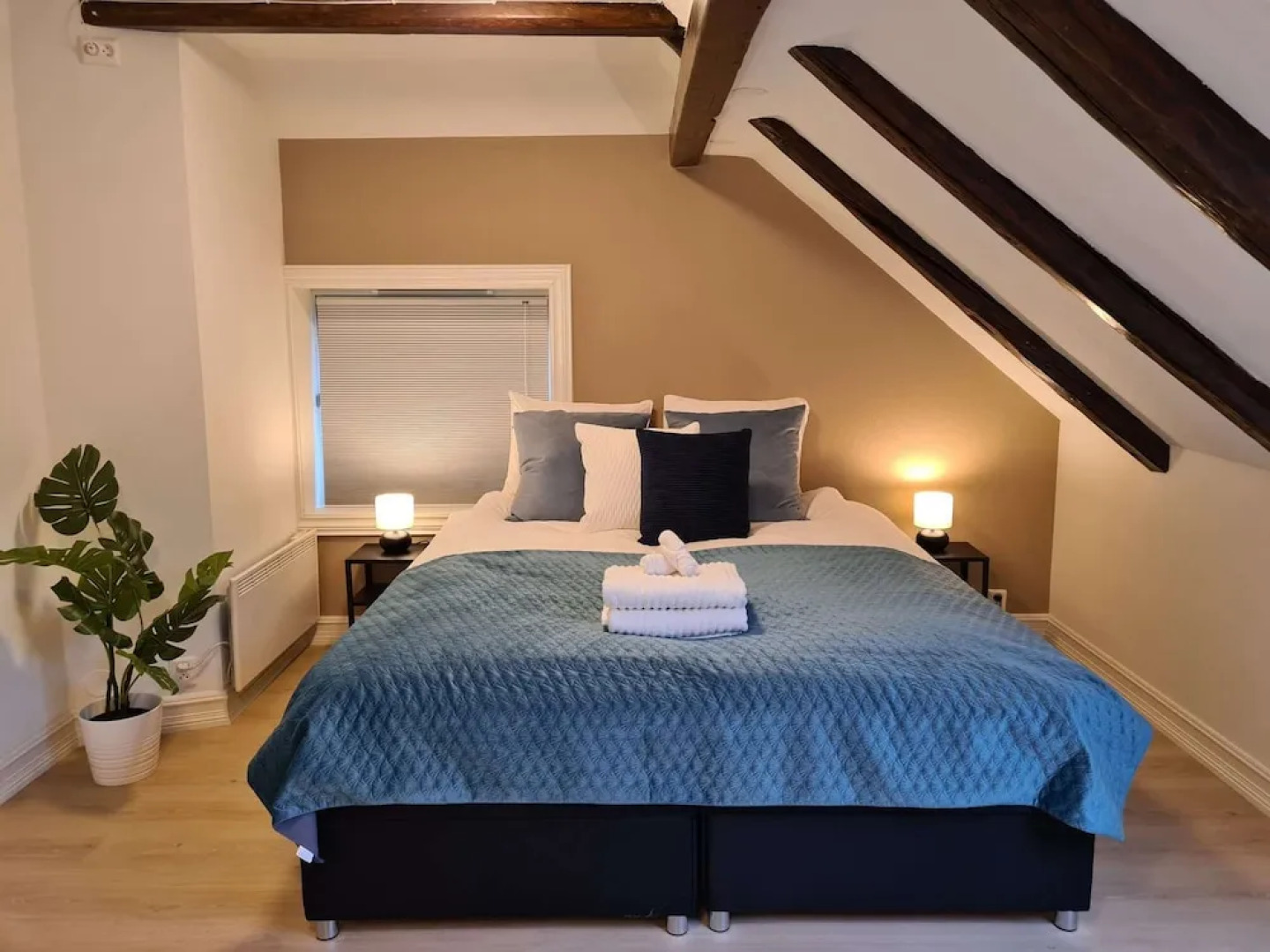 Spacious And Modern 3-bedroom Near Center, Free Parking