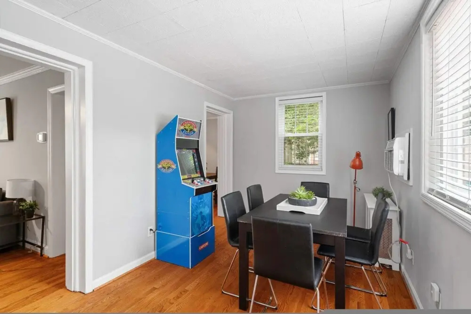 Charming Townhouse Retreat by Cozysuites